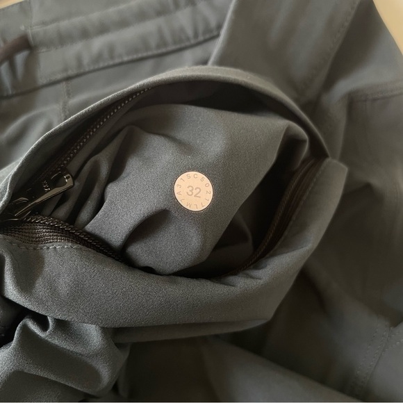 Lululemon Mens Shorts ABC Classic-Fit Short WovenAir Older Version Size 32 - Picture 5 of 9